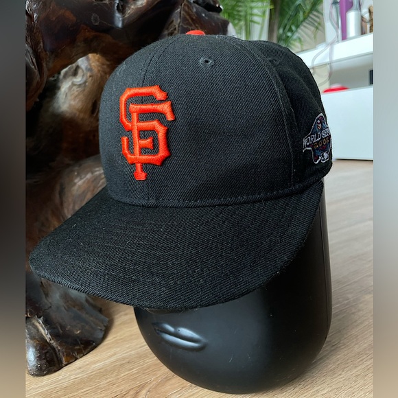 New Era Other - San Francisco Giants MLB Essential Black 9FIFTY Cap 2002 World Serious